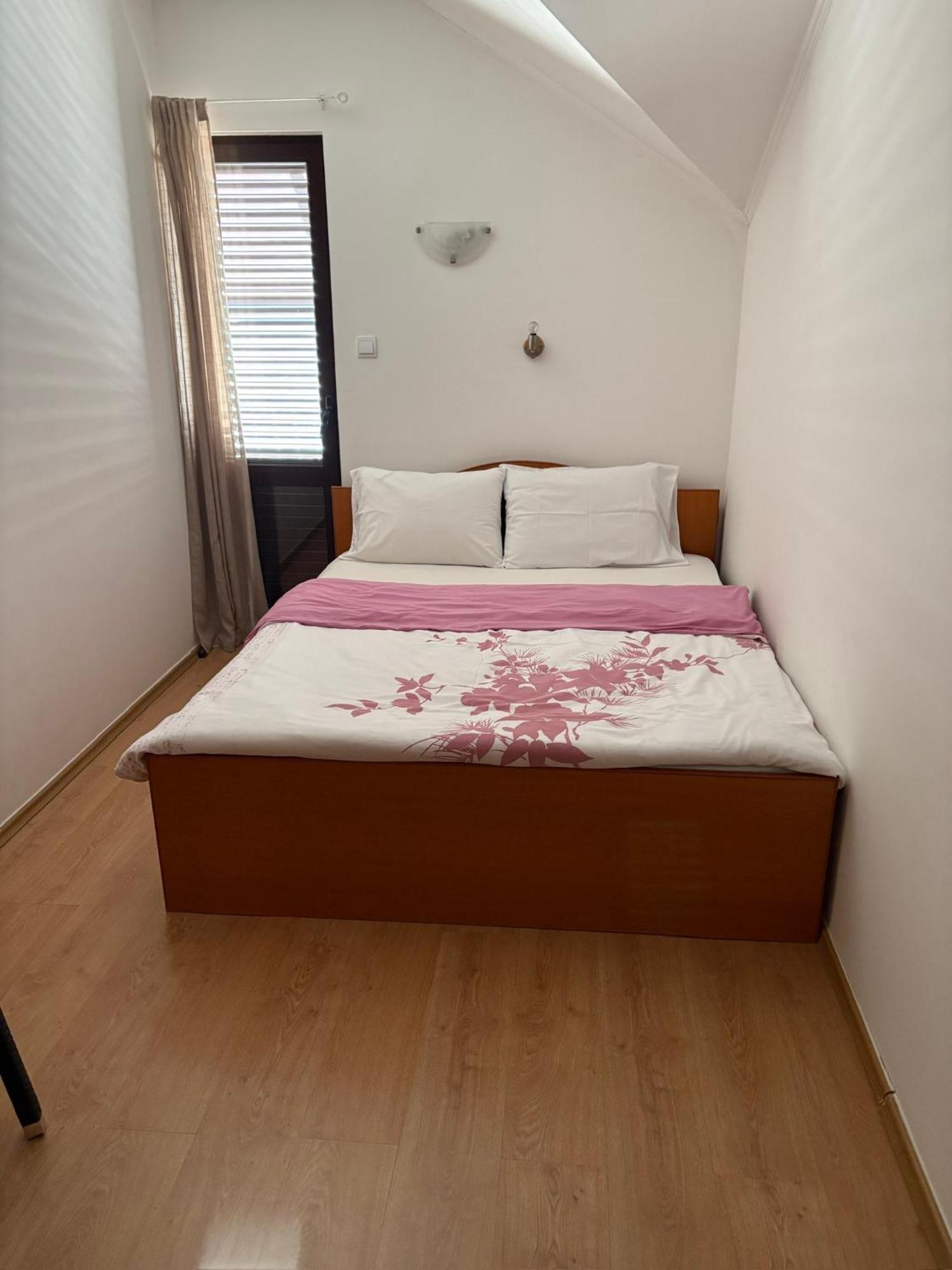 Apartments تْشيرسيك نوفي الغرفة الصورة