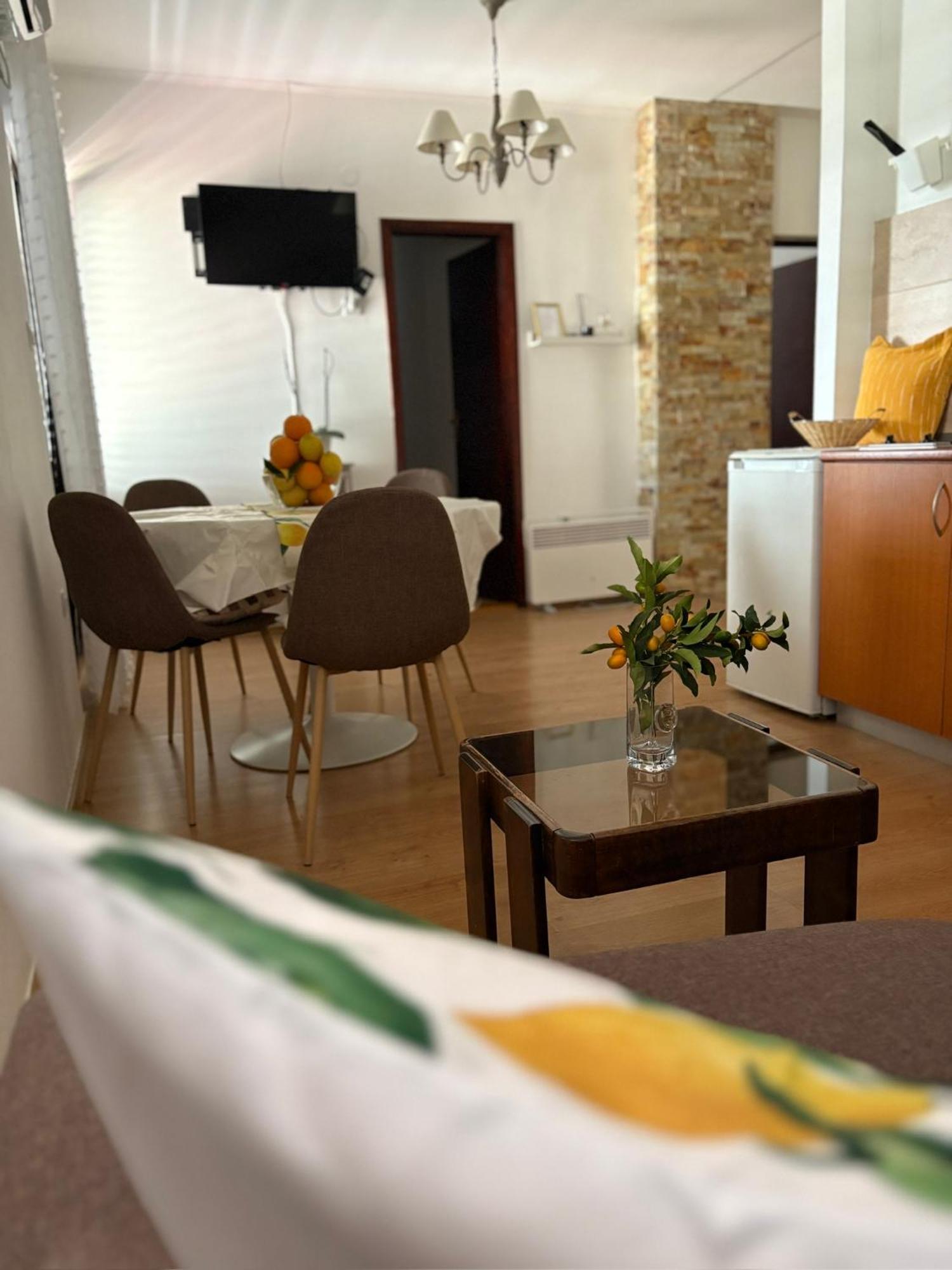 Apartments تْشيرسيك نوفي الغرفة الصورة