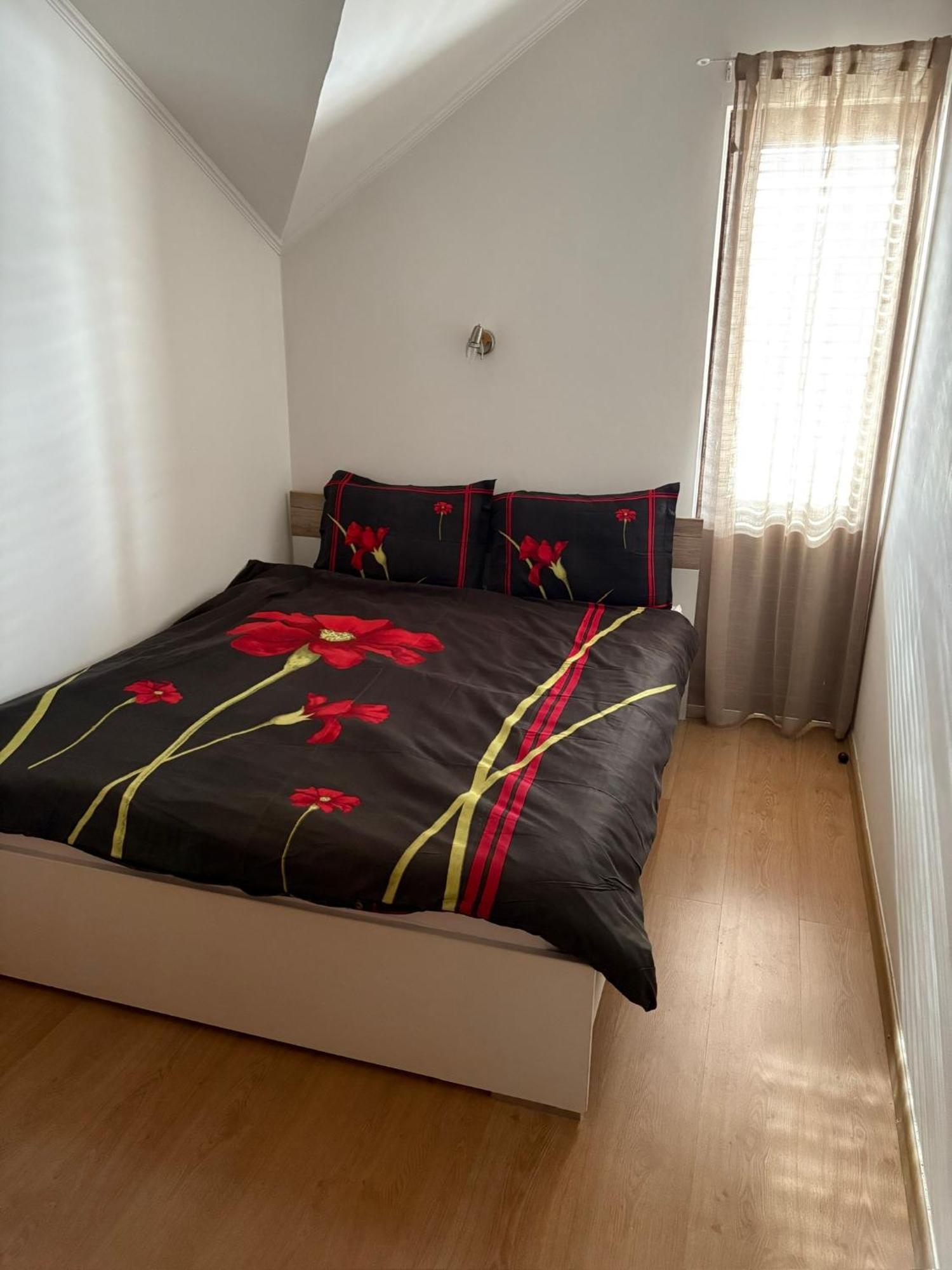 Apartments تْشيرسيك نوفي الغرفة الصورة